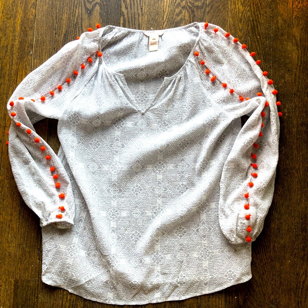 SUNDANCE Boho Gray & White Long Sleeve Top